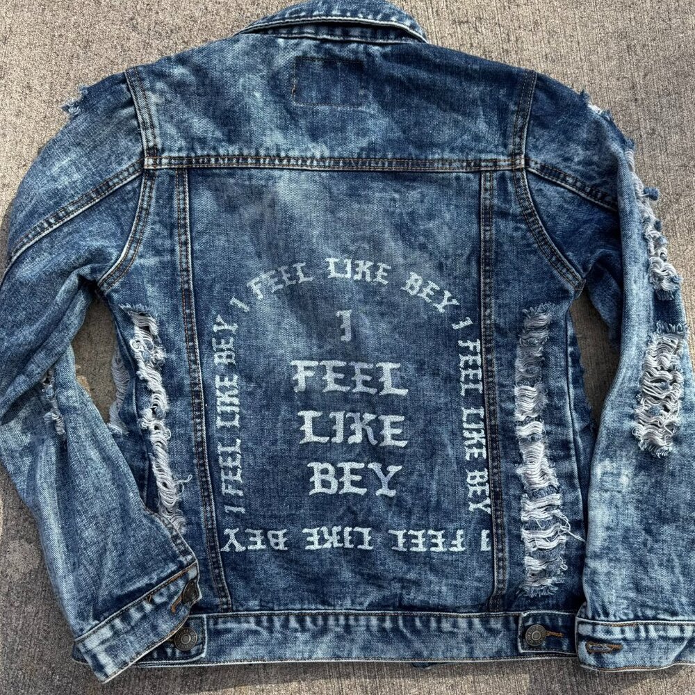 DAZL Distressed Denim Jacket Small Custom Design "I Feel Like Bey" Back Print S